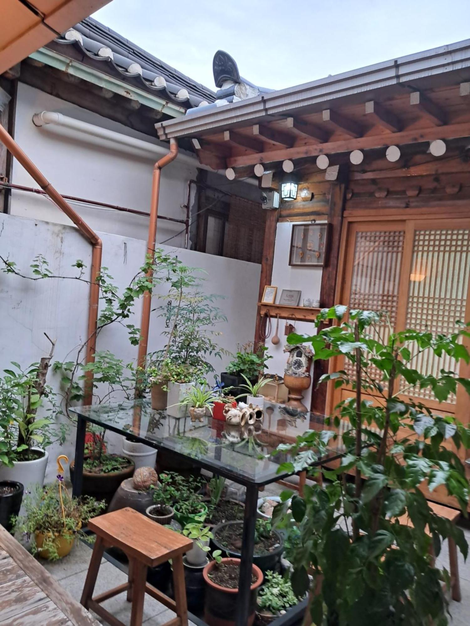 Hanok Guesthouse Nuha Сеул Экстерьер фото