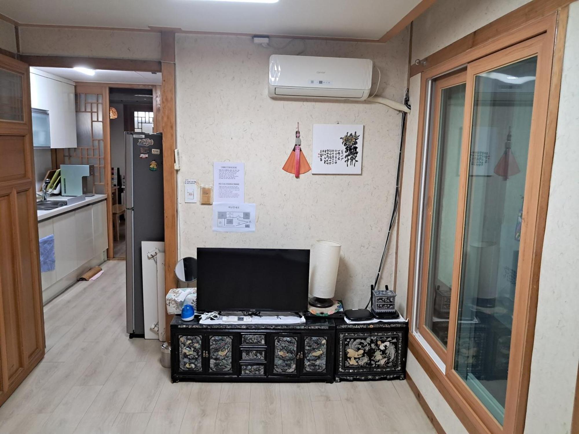 Hanok Guesthouse Nuha Сеул Экстерьер фото